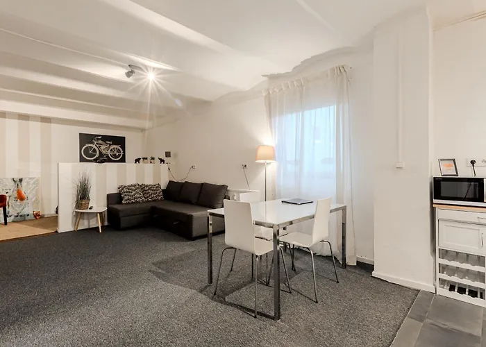 Apartment Stadtnahe&ruhig Gelegen, Fußläufig Zur Alster *